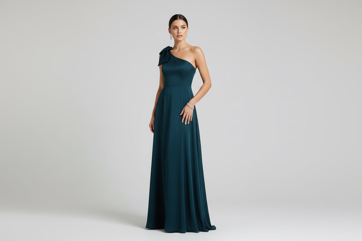 One shoulder glam